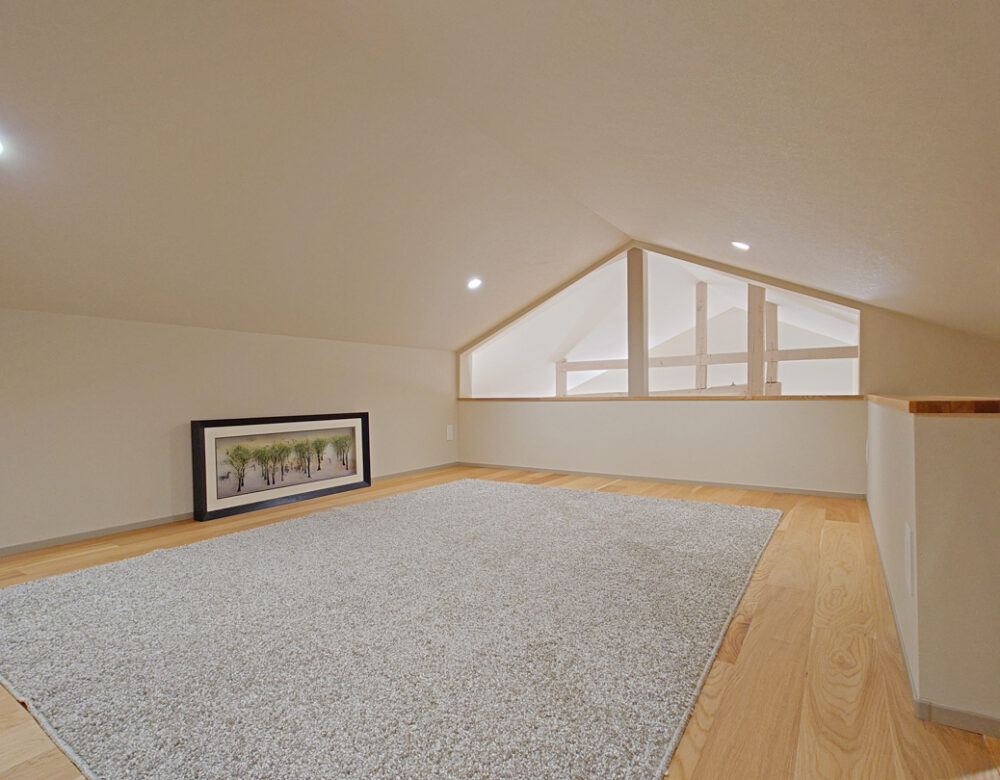 《ロフト》広いロフトは子どもたちの秘密基地。